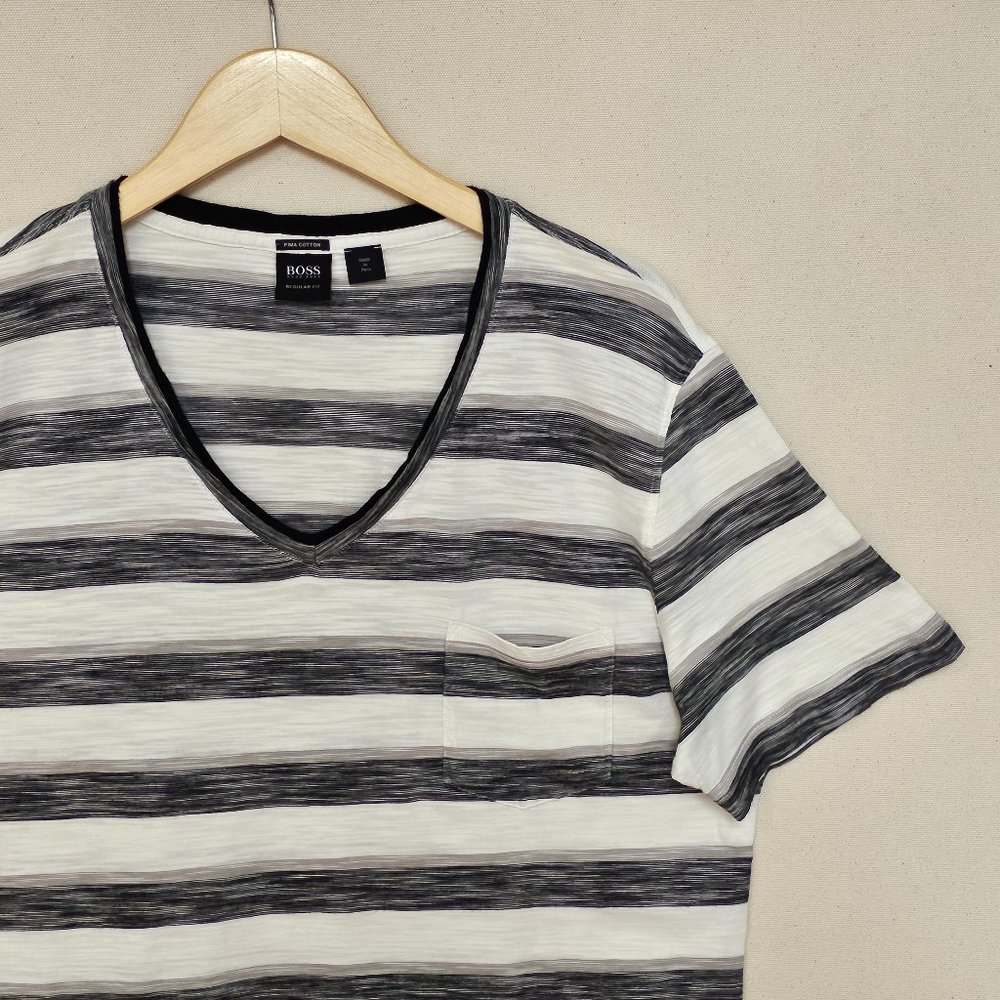 Hugo Boss V Neck Tee Regular Fit L